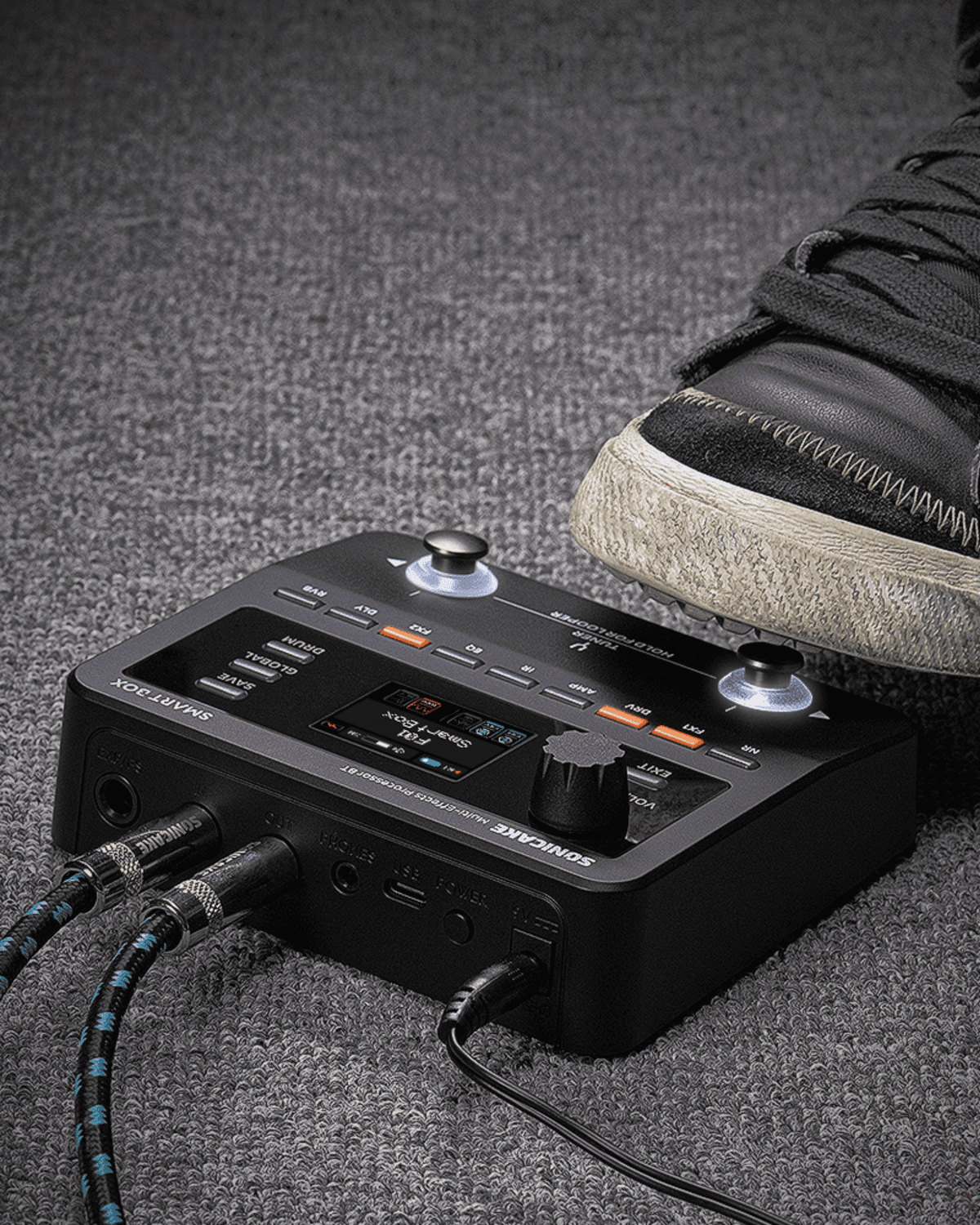 足元で完結するライブコントロール