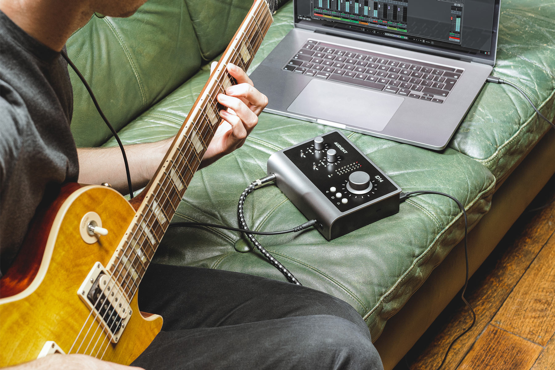 Audient オーディオ ・インターフェイスのヘッドフォン出力はなぜ高く評価されるのか