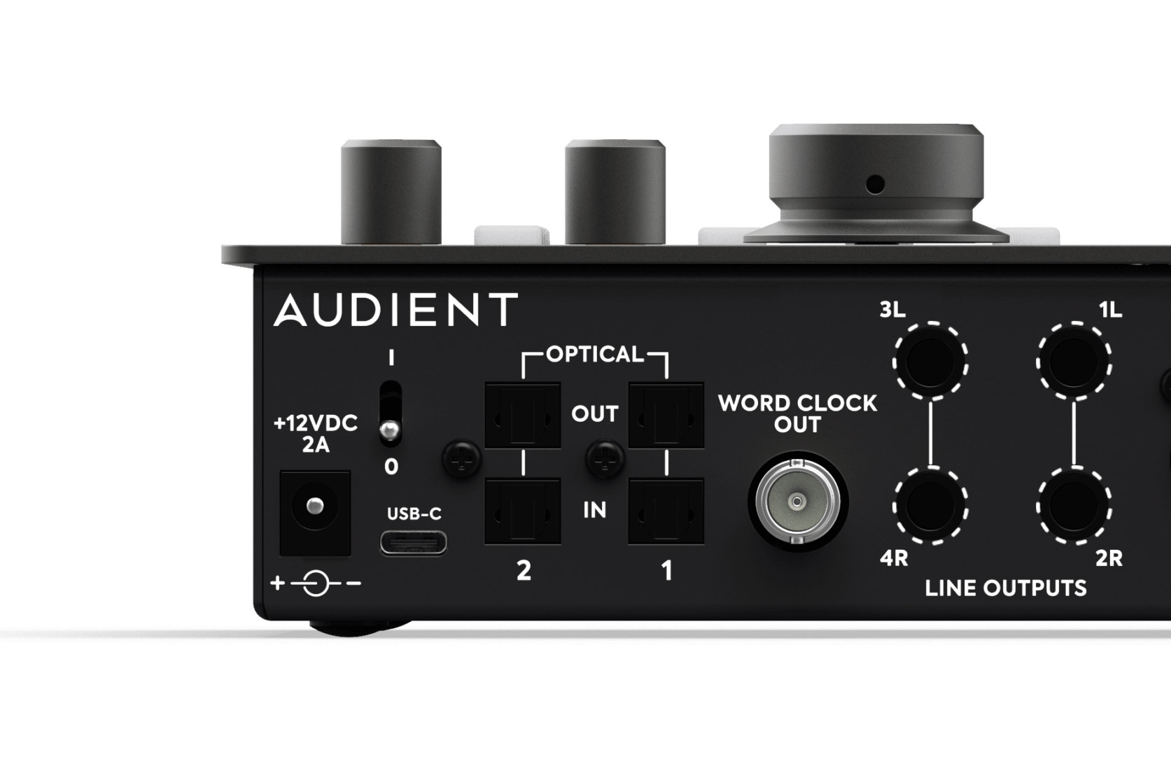 豊富なスピーカー出力