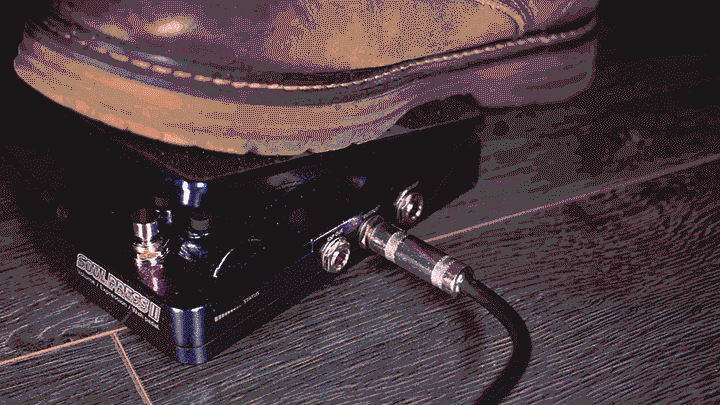 クリアーなステータスLED表示