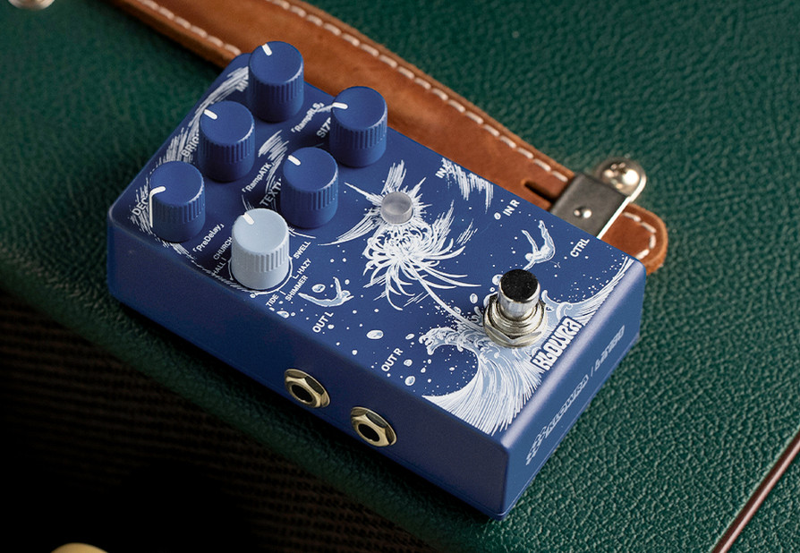 リアルな空間から、幻想的なテクスチャーへ