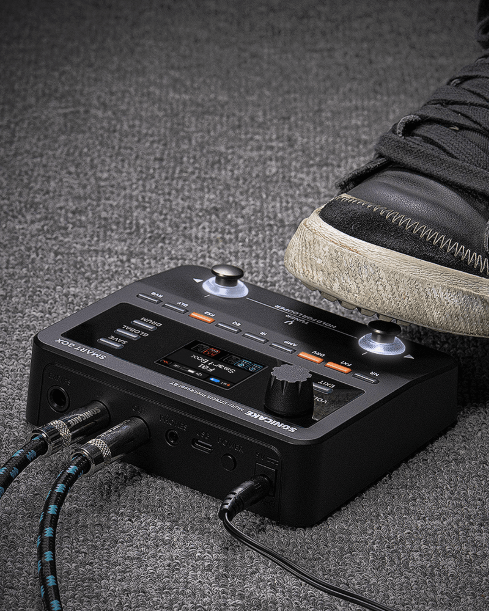 足元で完結するライブコントロール