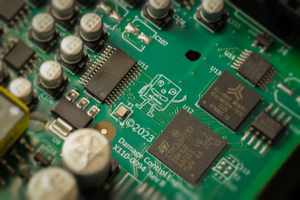 パワフルなARMプロセッサー搭載