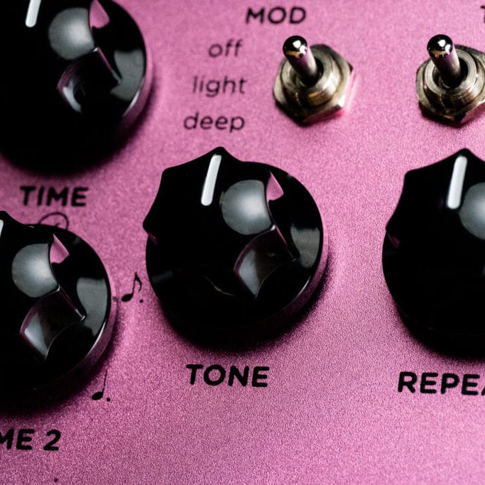 TONEノブ