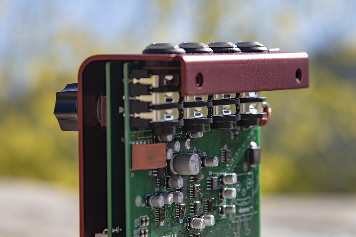 アナログ or デジタル? 我々は両方を選びました。