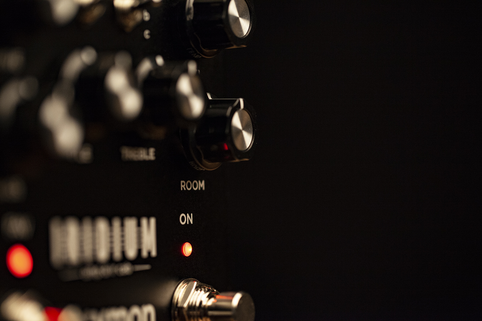 アンプ → Cab in Room