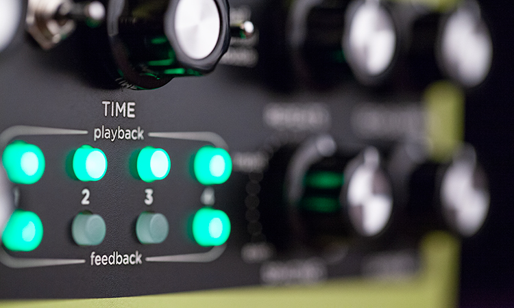 リッチなスペース感を生むフィードバック