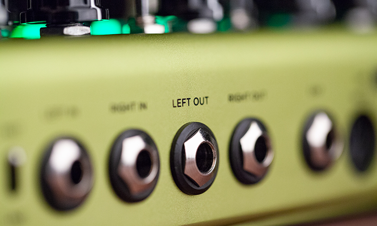 アナログ・ドライ信号パス